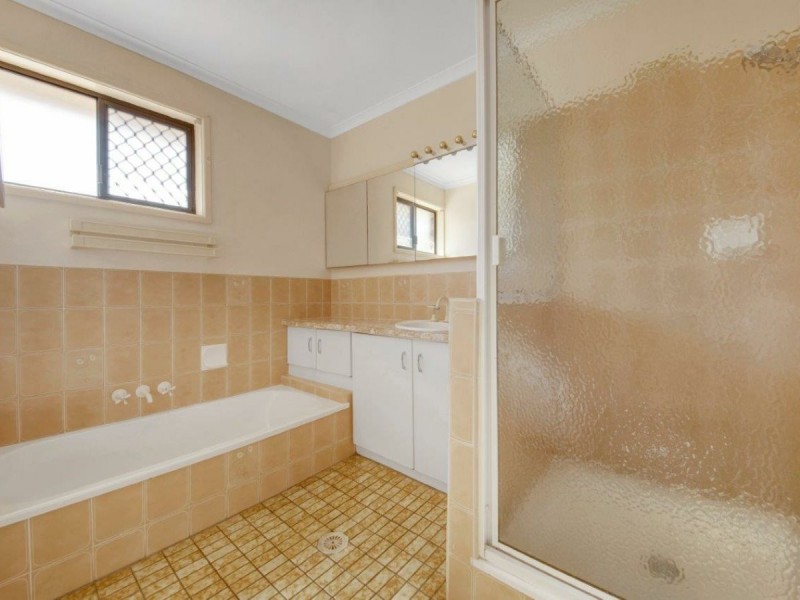 100 Gretel Drive, Clinton QLD 4680