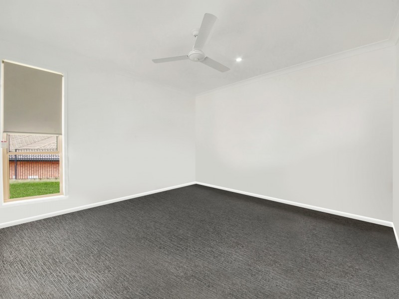 45 Dartmouth Close, Clinton QLD 4680