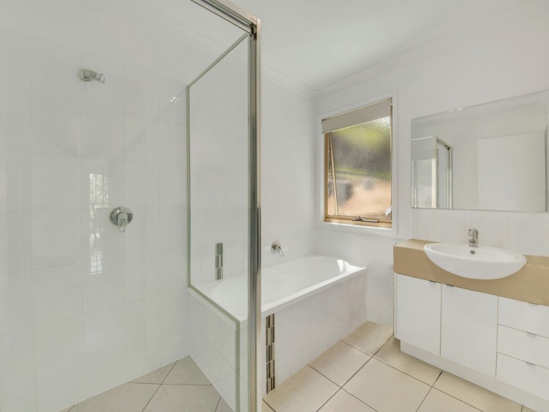 45 Dartmouth Close, Clinton QLD 4680