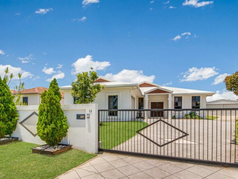 13 Lois Court, New Auckland QLD 4680