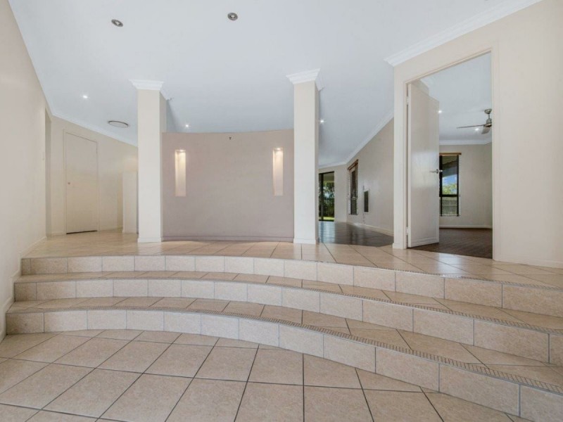 13 Lois Court, New Auckland QLD 4680