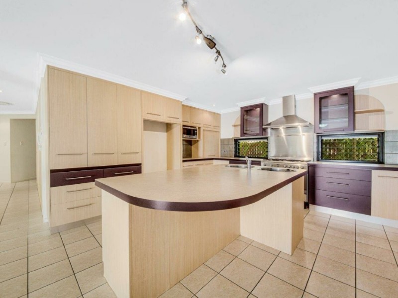 13 Lois Court, New Auckland QLD 4680