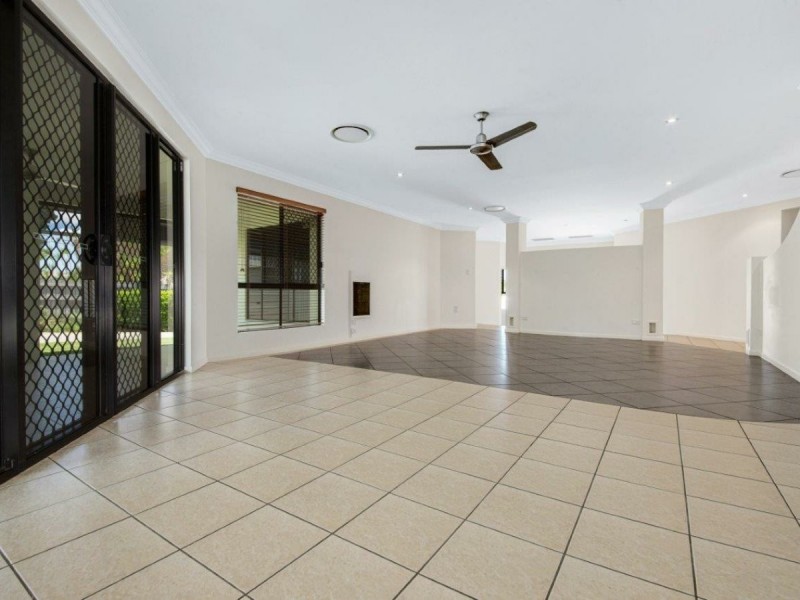 13 Lois Court, New Auckland QLD 4680