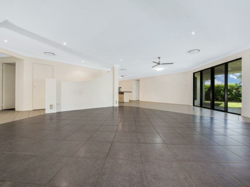13 Lois Court, New Auckland QLD 4680