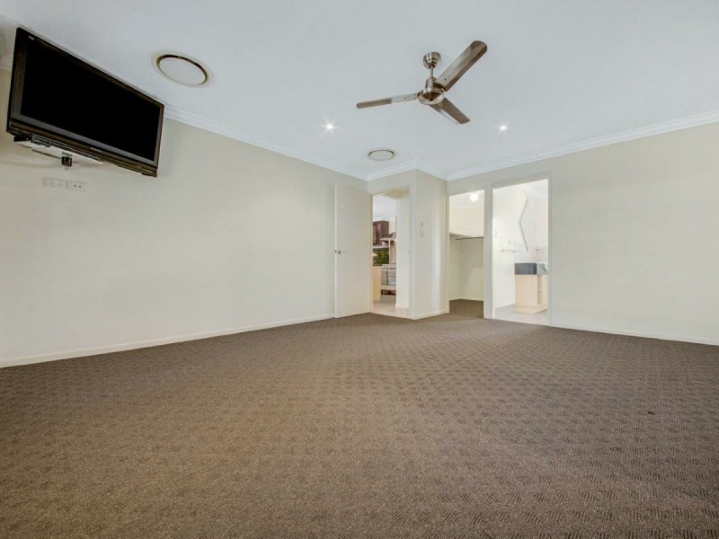 13 Lois Court, New Auckland QLD 4680