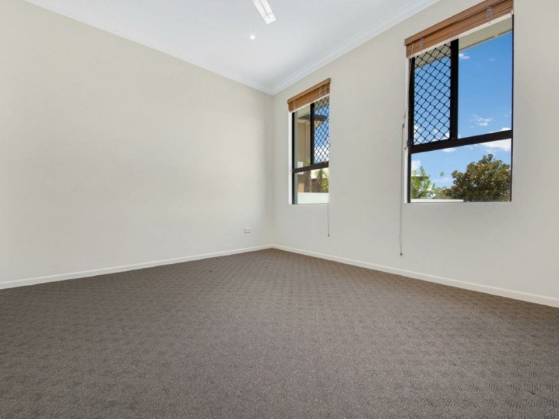 13 Lois Court, New Auckland QLD 4680