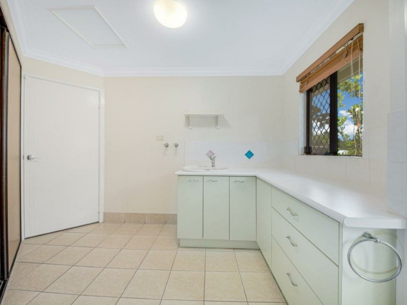 13 Lois Court, New Auckland QLD 4680