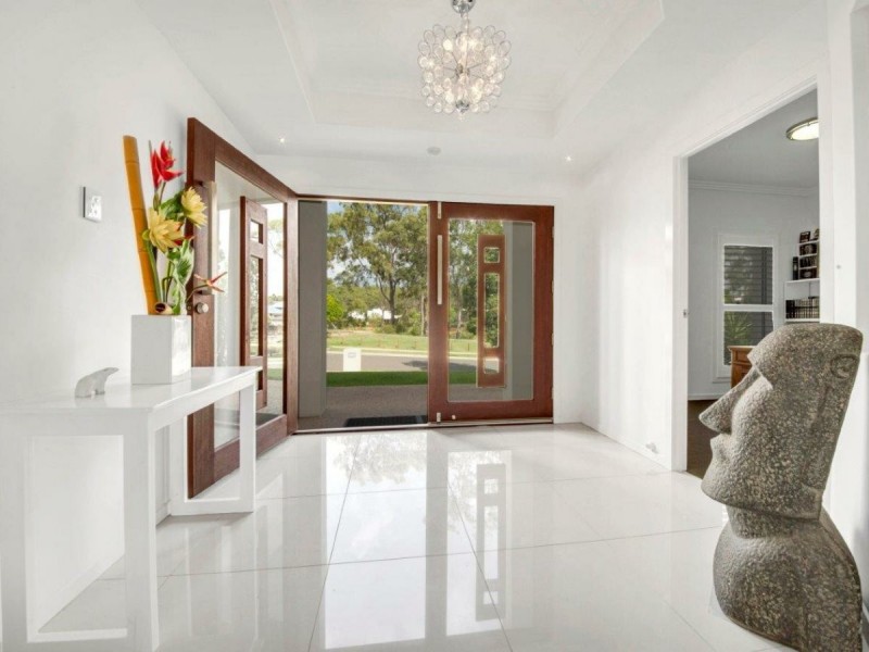 1 Teatree Street, Kirkwood QLD 4680