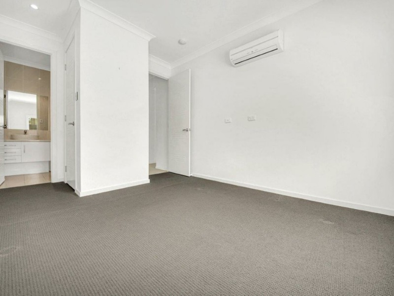 1 Teatree Street, Kirkwood QLD 4680