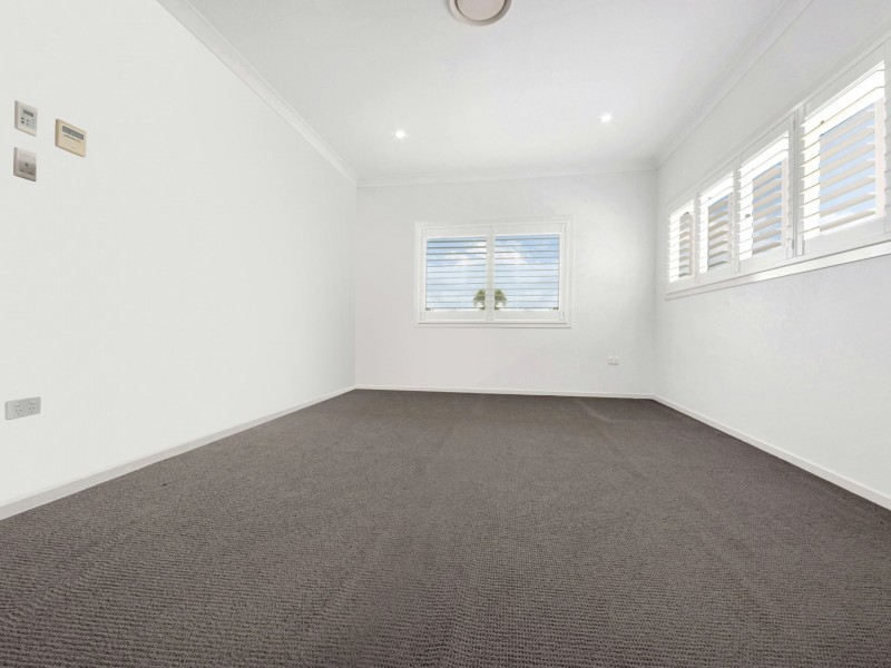 1 Teatree Street, Kirkwood QLD 4680