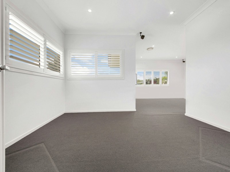 1 Teatree Street, Kirkwood QLD 4680