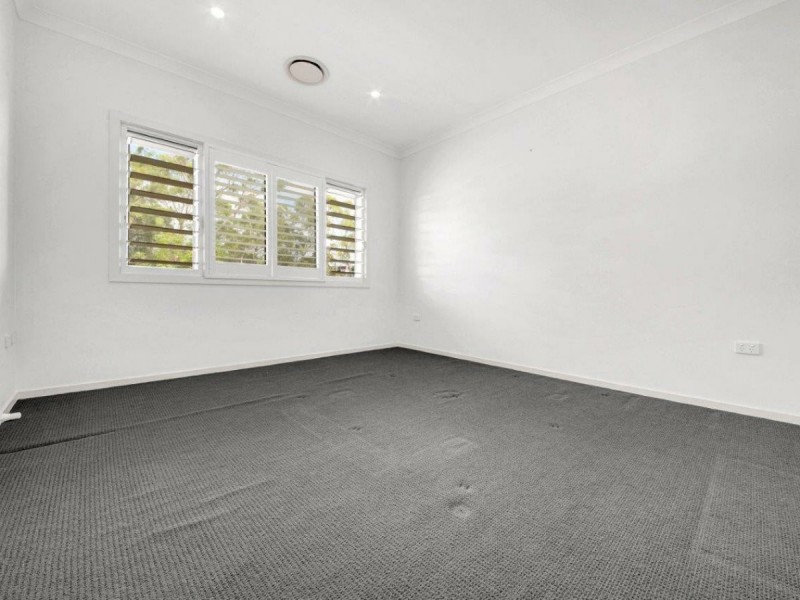 1 Teatree Street, Kirkwood QLD 4680