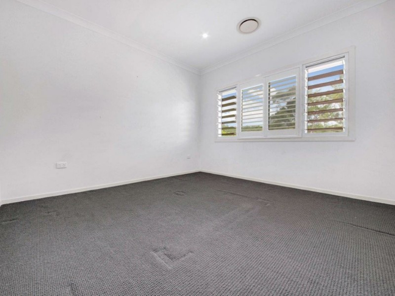 1 Teatree Street, Kirkwood QLD 4680