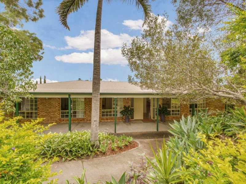 14 Fairbairn Place, Clinton QLD 4680
