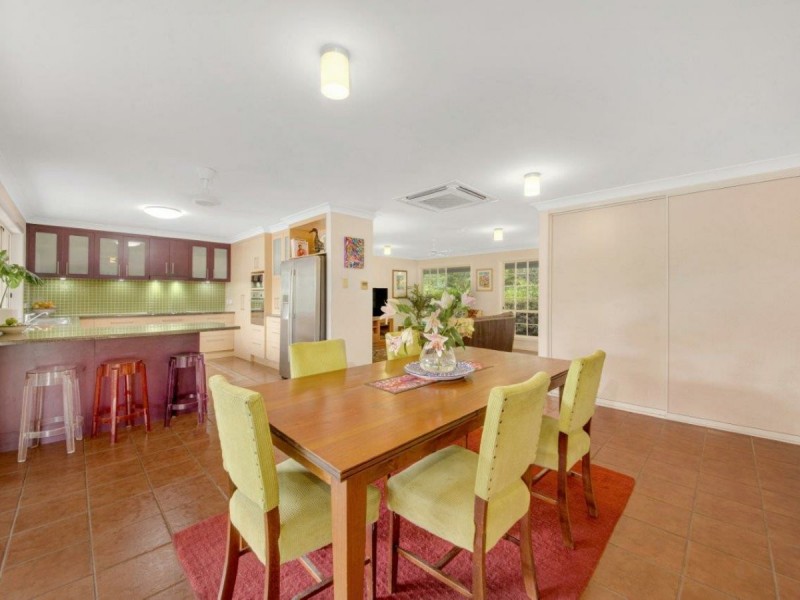 14 Fairbairn Place, Clinton QLD 4680