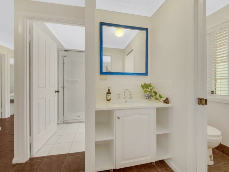 14 Fairbairn Place, Clinton QLD 4680