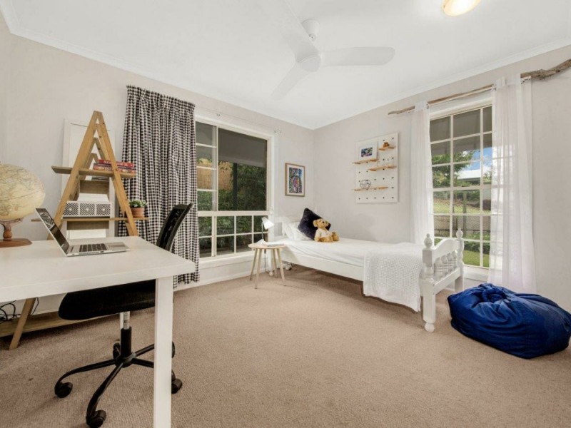 14 Fairbairn Place, Clinton QLD 4680