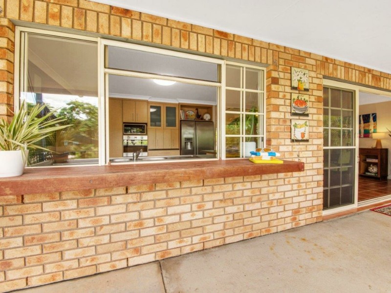 14 Fairbairn Place, Clinton QLD 4680