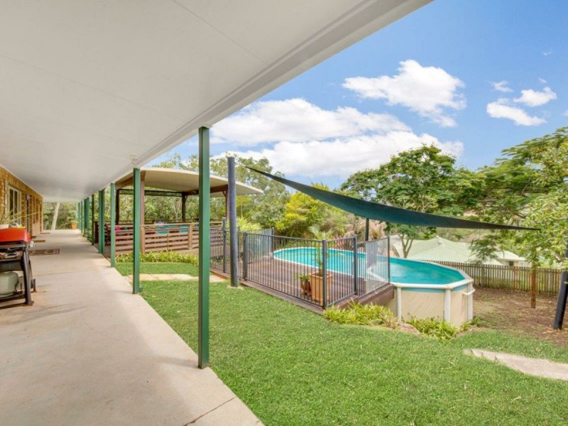 14 Fairbairn Place, Clinton QLD 4680