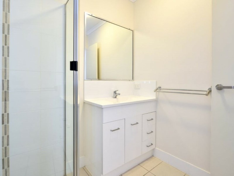 Unit 33/1 Collins Lane, Kin Kora QLD 4680