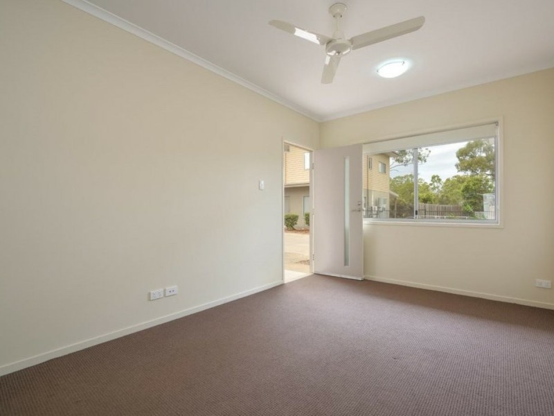 Unit 33/1 Collins Lane, Kin Kora QLD 4680