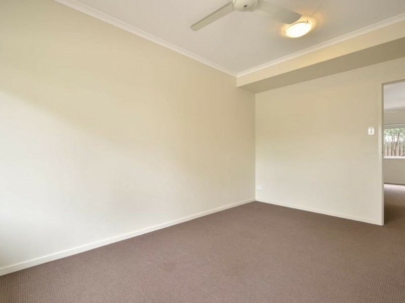 Unit 33/1 Collins Lane, Kin Kora QLD 4680