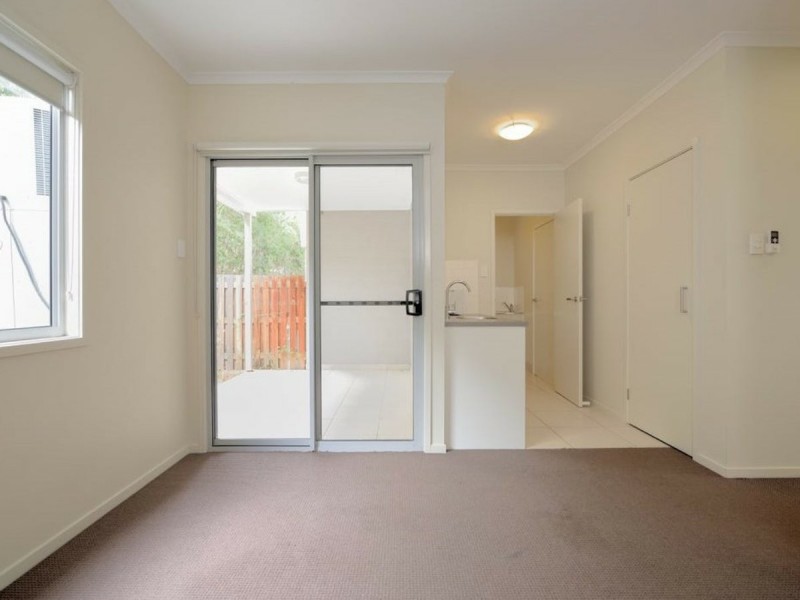 Unit 33/1 Collins Lane, Kin Kora QLD 4680