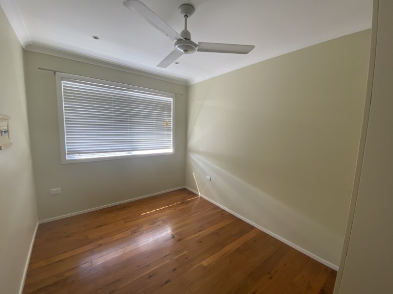 32 Squire Street, Toolooa QLD 4680