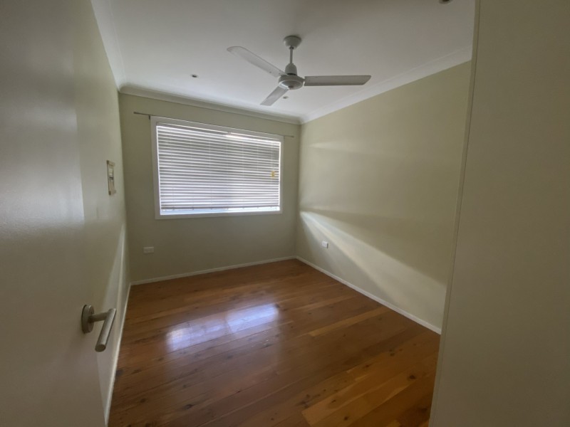 32 Squire Street, Toolooa QLD 4680