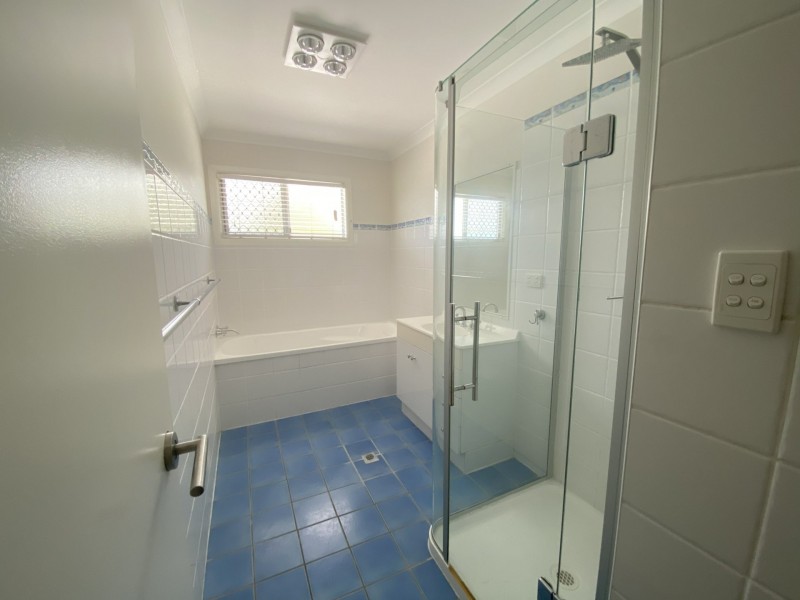 32 Squire Street, Toolooa QLD 4680