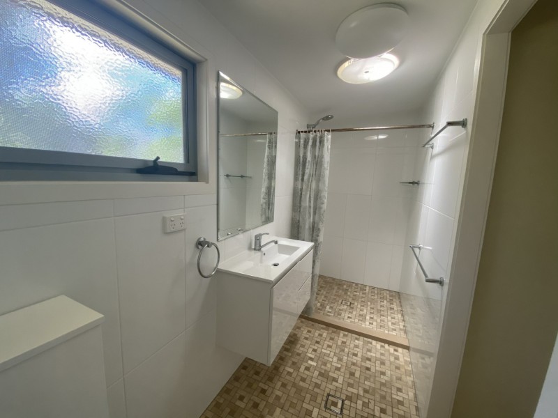 32 Squire Street, Toolooa QLD 4680