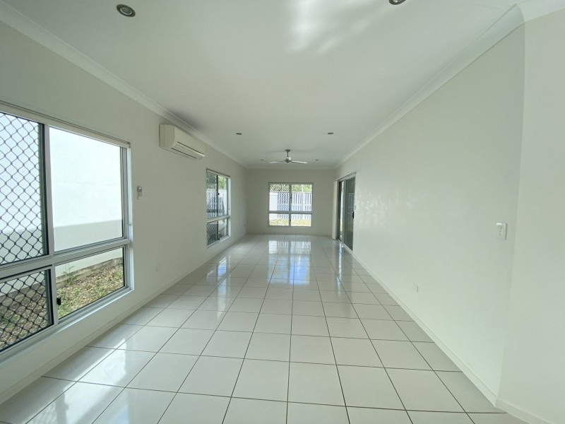 14 Valhalla Street, Clinton QLD 4680