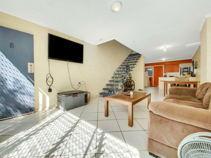 Unit 8/21 Charles Street, West Gladstone QLD 4680