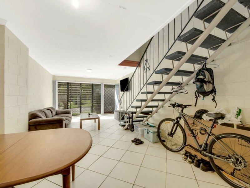 Unit 8/21 Charles Street, West Gladstone QLD 4680