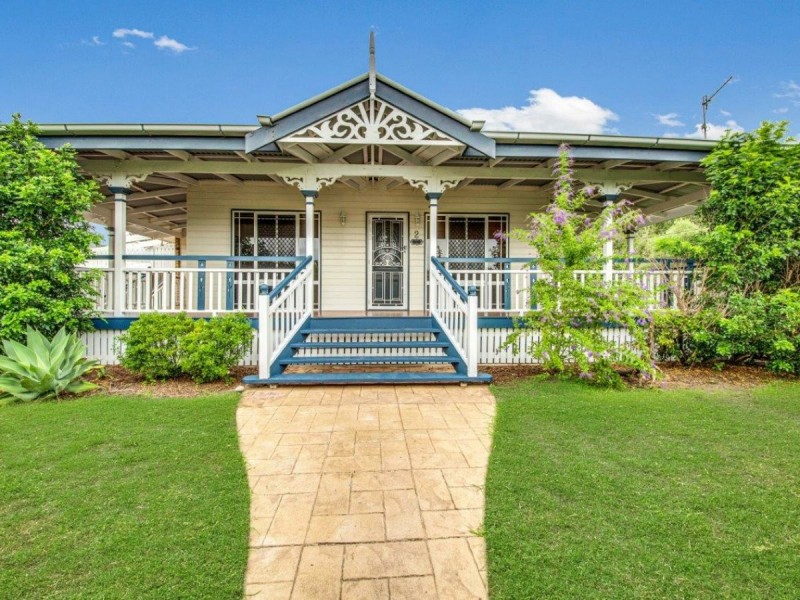 2 Carpentaria Close, Clinton QLD 4680