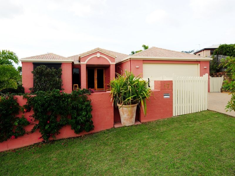 17 Sandringham Close, Telina QLD 4680