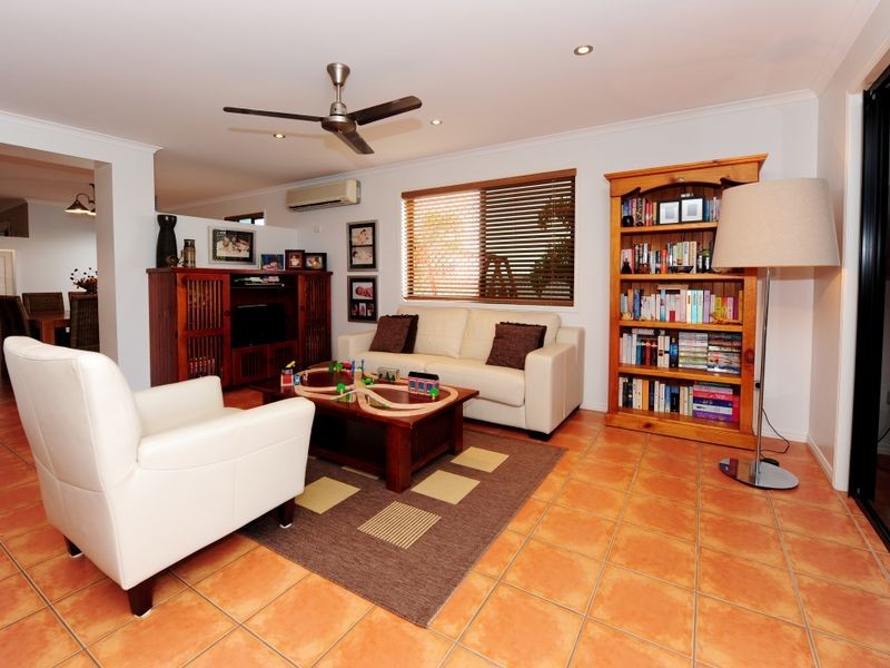 17 Sandringham Close, Telina QLD 4680