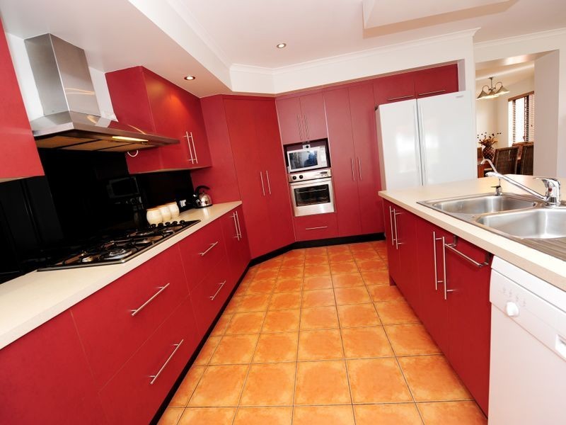 17 Sandringham Close, Telina QLD 4680