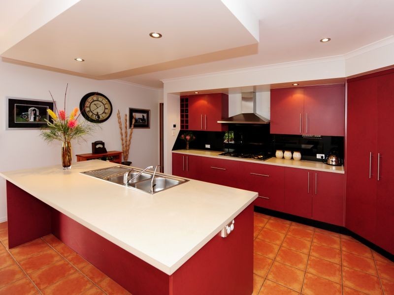 17 Sandringham Close, Telina QLD 4680