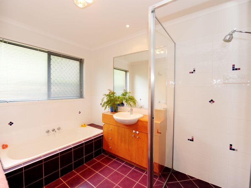 17 Sandringham Close, Telina QLD 4680