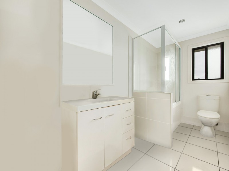 17 Giles Street, Glen Eden QLD 4680
