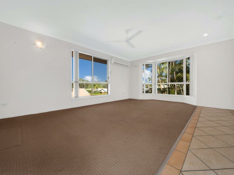 15 Wivenhoe Close, Clinton QLD 4680