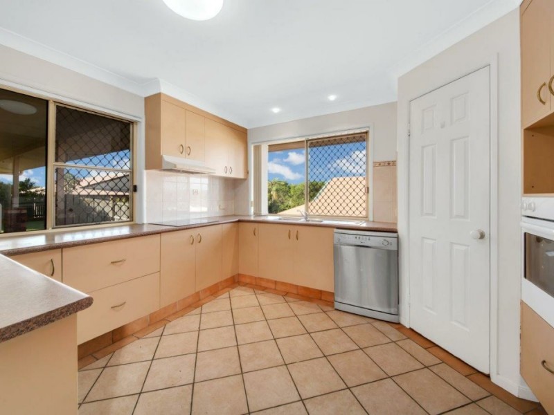 15 Wivenhoe Close, Clinton QLD 4680