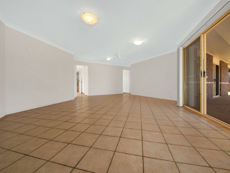 15 Wivenhoe Close, Clinton QLD 4680