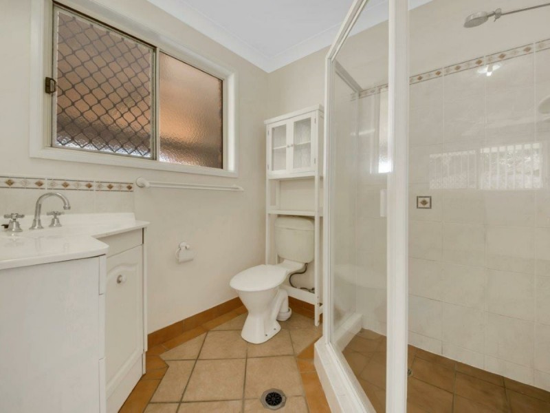 15 Wivenhoe Close, Clinton QLD 4680