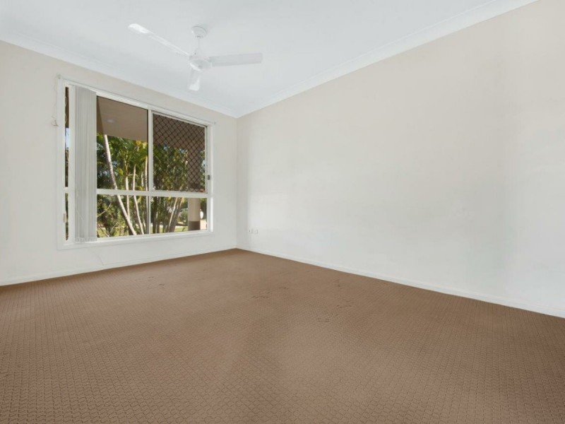 15 Wivenhoe Close, Clinton QLD 4680