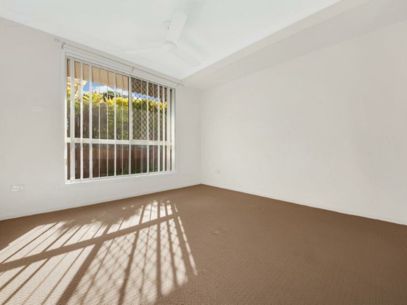 15 Wivenhoe Close, Clinton QLD 4680