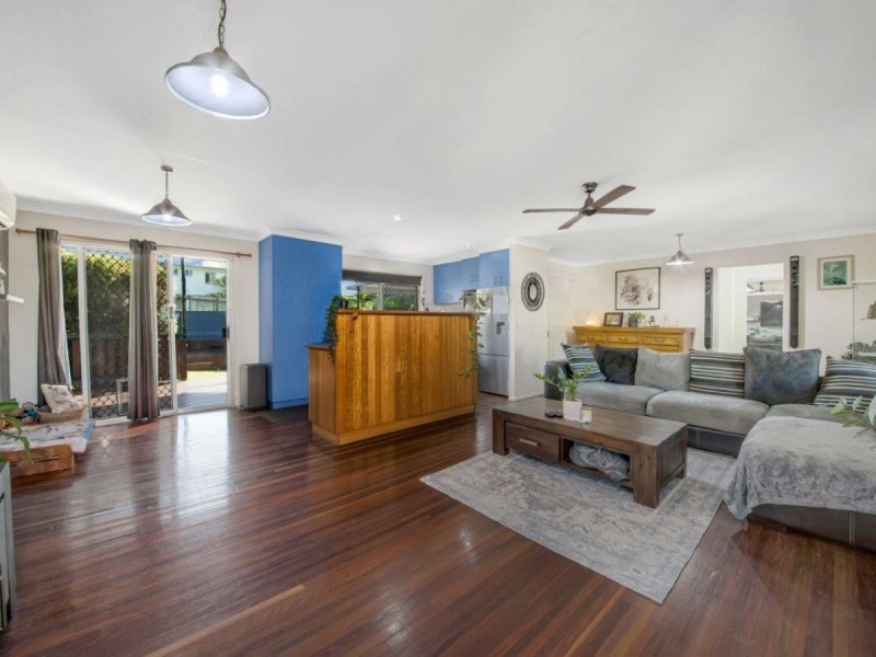 14 Hayes Avenue, Boyne Island QLD 4680