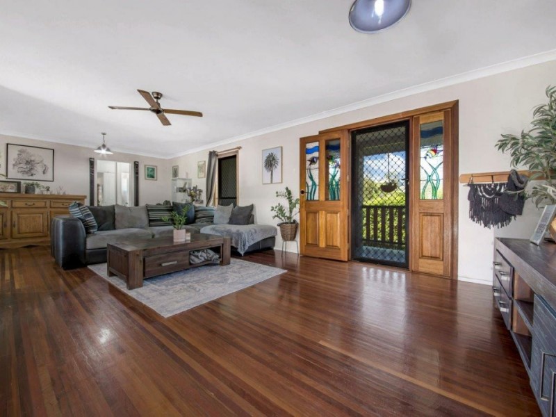 14 Hayes Avenue, Boyne Island QLD 4680