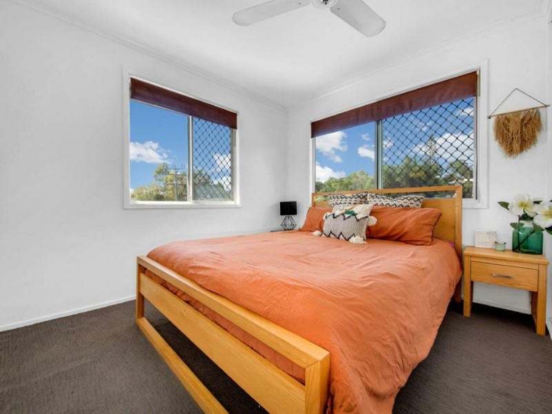 14 Hayes Avenue, Boyne Island QLD 4680